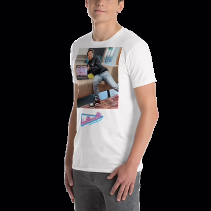 Vergrendel je laptop T-shirt met korte mouw (Unisex) - Afbeelding 2